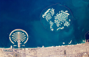 Artificial_Archipelagos,_Dubai,_United_Arab_Emirates_ISS022-E-024940_lrg
